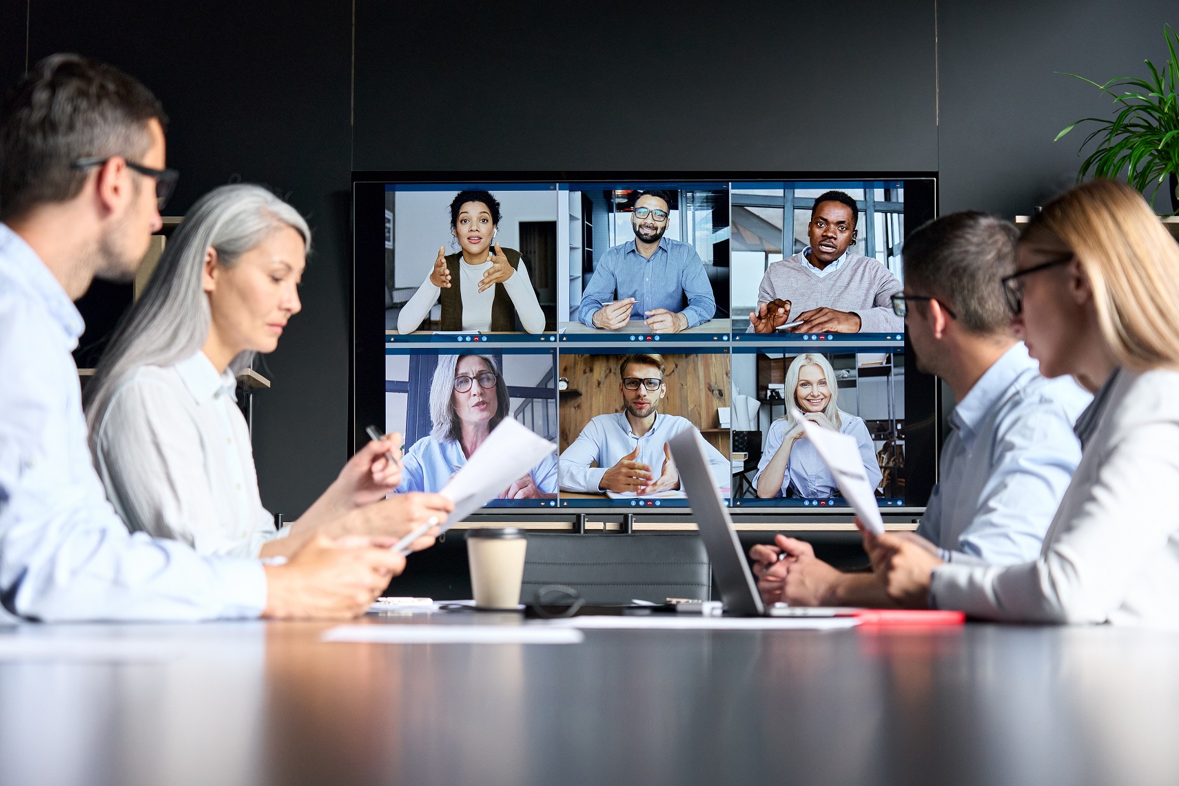 Agnostic video conferencing meeting rooms solution